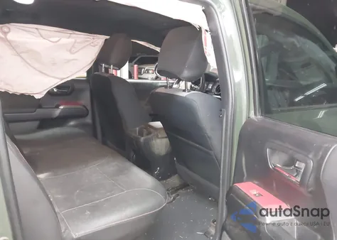 2022 Toyota Tacoma Trd Off Road z USA, uszkodzony, nr VIN 3TMCZ5ANXNM520270